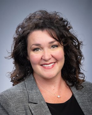 Stacy Lundell headshot
